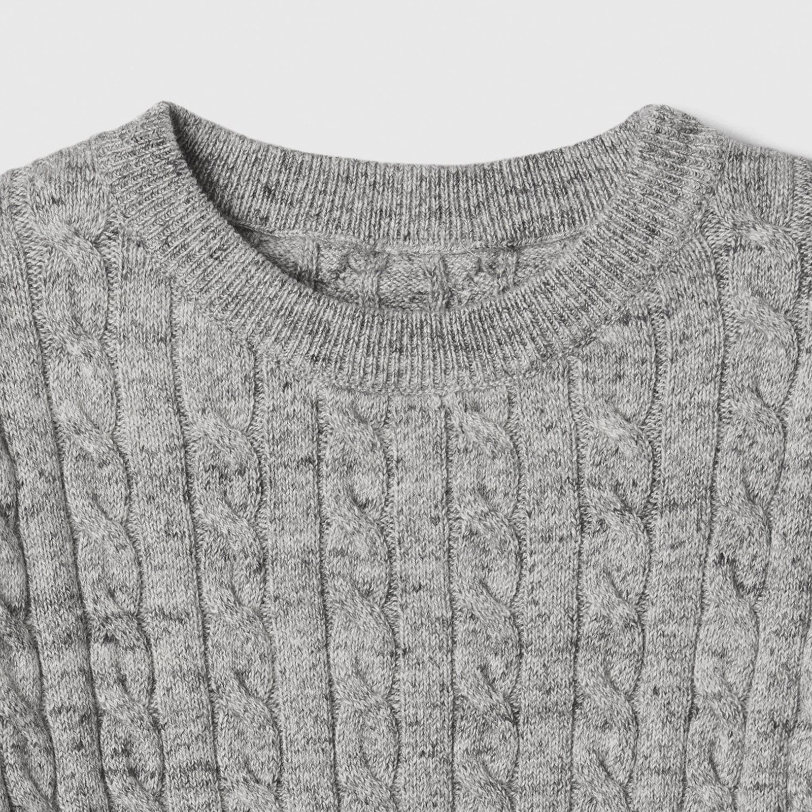 GAP - Cable Crew Sweater